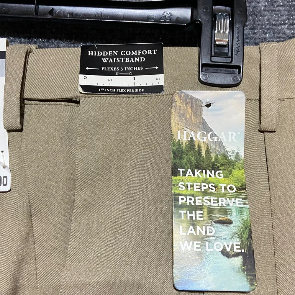 Haggar Mens Premium Comfort Dress Pant Classic Fit Pleated Khaki 38W 32L‎ NWT